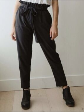 Albion Black Bow Belt Paperbag Cropped Travel Pants